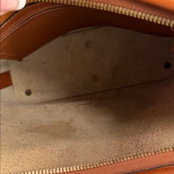 Dooney & Bourke EUC Tan/Brn pebble Leather Shoulder Bag Lrg inside zipper pocket - Picture 10 of 13